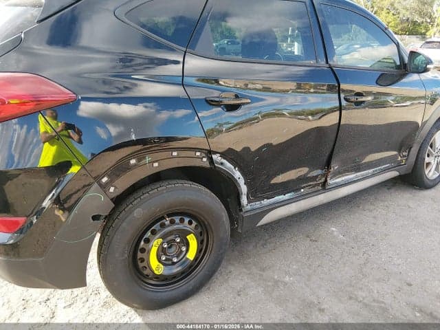 2017 HYUNDAI TUCSON SE PLUS 6