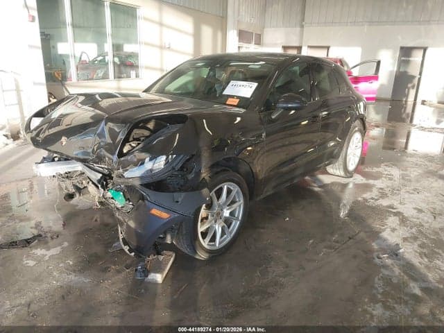2018 PORSCHE MACAN 2