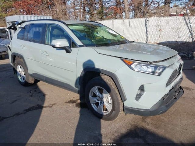 2019 TOYOTA RAV4 XLE 1