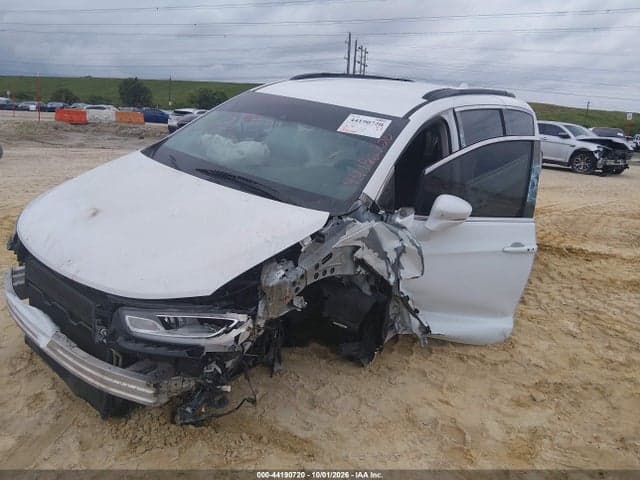 2022 CHRYSLER PACIFICA TOURING L 2