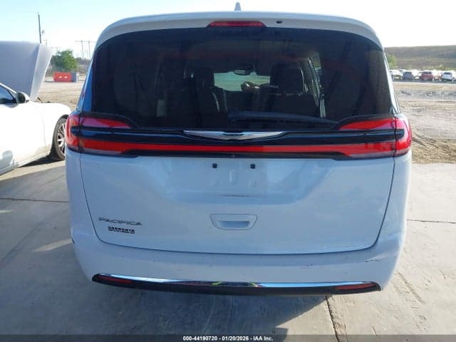 2022 CHRYSLER PACIFICA TOURING L 16