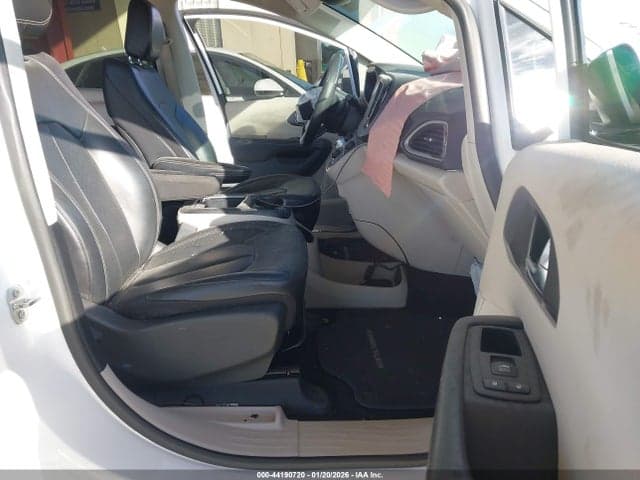 2022 CHRYSLER PACIFICA TOURING L 5