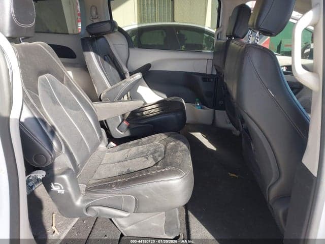 2022 CHRYSLER PACIFICA TOURING L 8