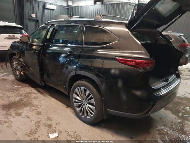 2021 TOYOTA HIGHLANDER PLATINUM 3