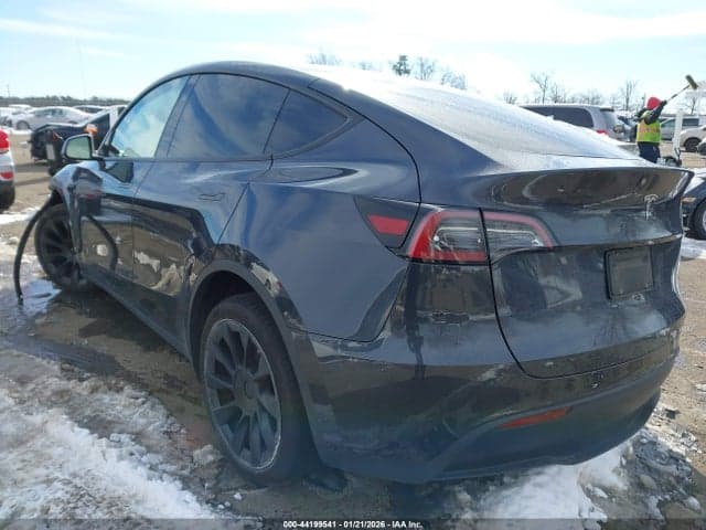 2024 TESLA MODEL Y RWD 3