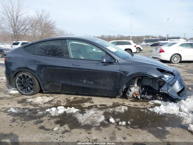 2024 TESLA MODEL Y RWD 6