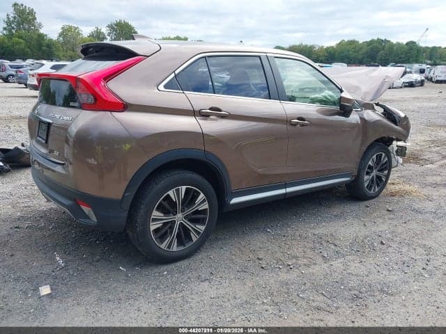 2018 MITSUBISHI ECLIPSE CROSS SE 4