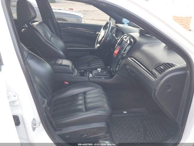 2019 CHRYSLER 300 300S 5