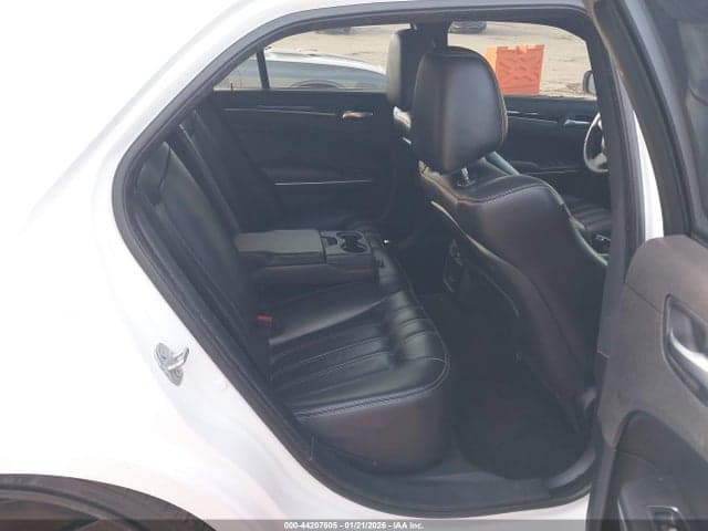 2019 CHRYSLER 300 300S 8