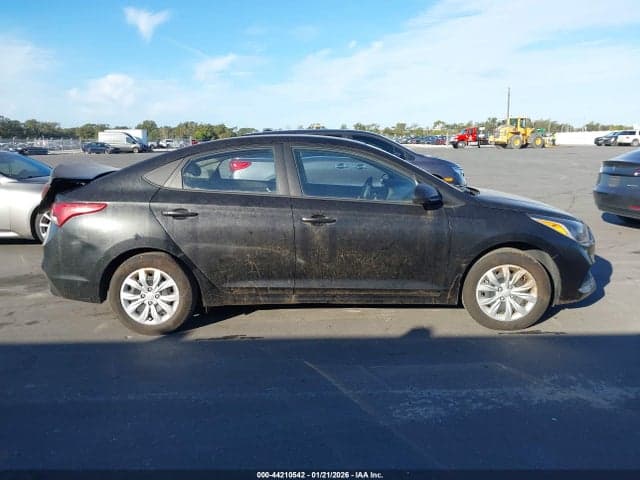 2018 HYUNDAI ACCENT SE 13