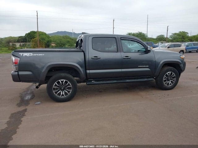2020 TOYOTA TACOMA SR5 V6 13