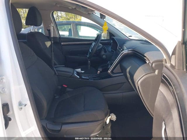 2022 HYUNDAI TUCSON SE 5