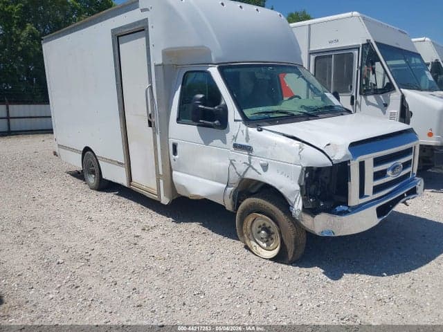 2022 FORD E-350 CUTAWAY 1