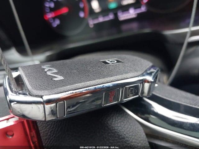 2022 KIA SORENTO S 11
