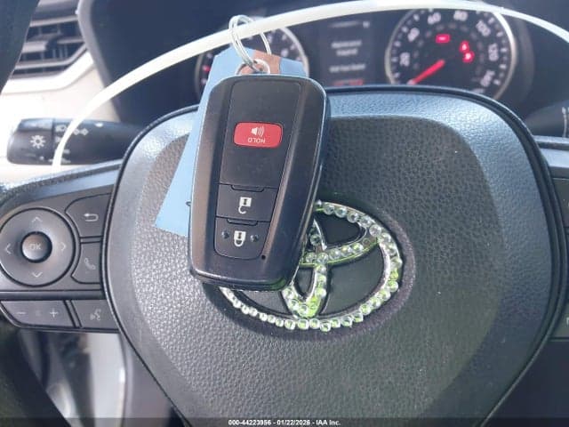 2022 TOYOTA RAV4 XLE 11