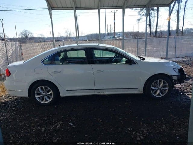 2017 VOLKSWAGEN PASSAT 1.8T S 13