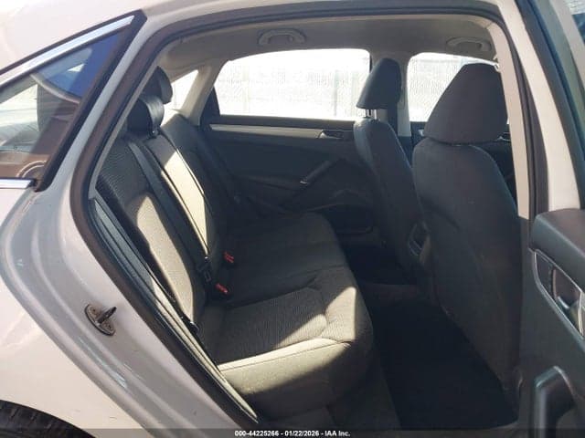 2017 VOLKSWAGEN PASSAT 1.8T S 8