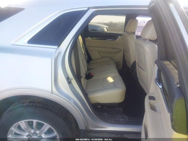 2018 CADILLAC XT5 STANDARD 8