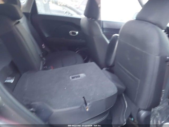 2019 KIA SOUL + 8