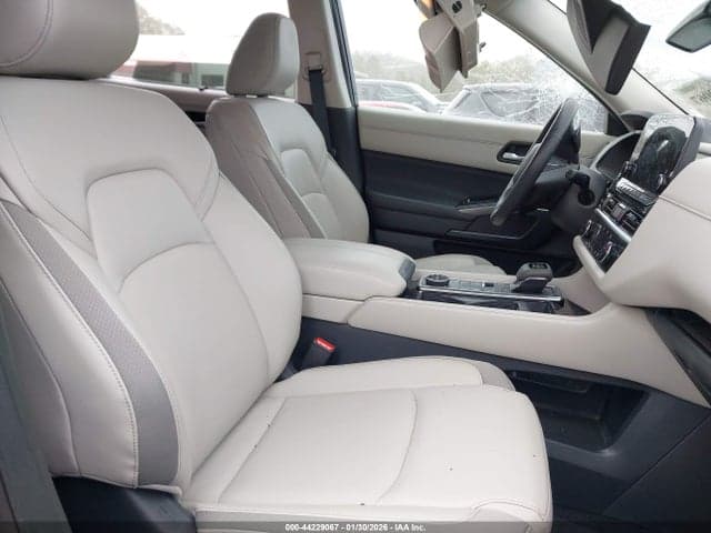 2024 NISSAN PATHFINDER SL 5