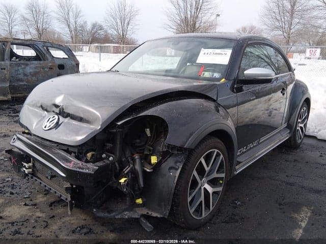 2018 VOLKSWAGEN BEETLE 2.0T DUNE 2