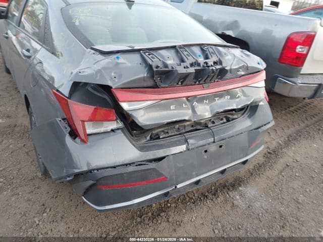 2024 HYUNDAI ELANTRA SEL 15
