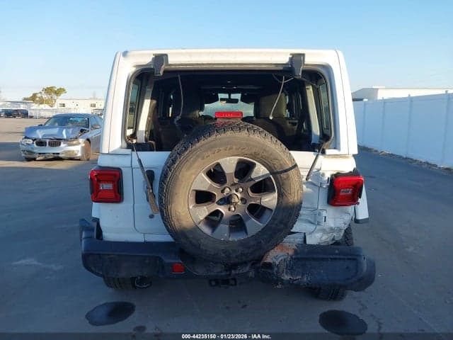 2018 JEEP WRANGLER UNLIMITED SAHARA 4X4 16