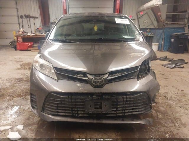 2019 TOYOTA SIENNA L 7 PASSENGER 12