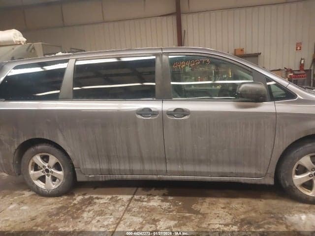 2019 TOYOTA SIENNA L 7 PASSENGER 13
