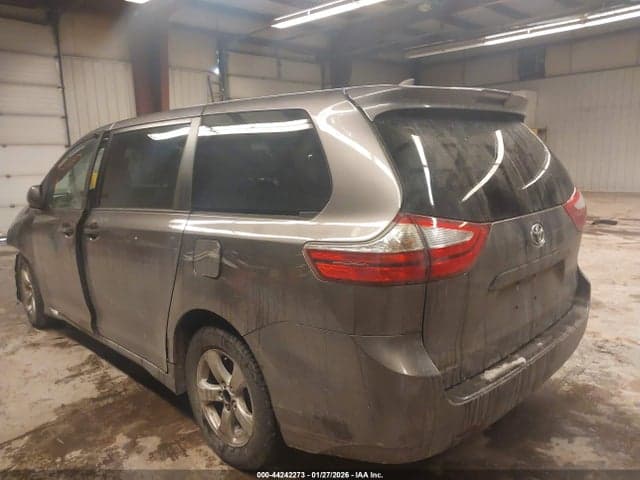2019 TOYOTA SIENNA L 7 PASSENGER 3