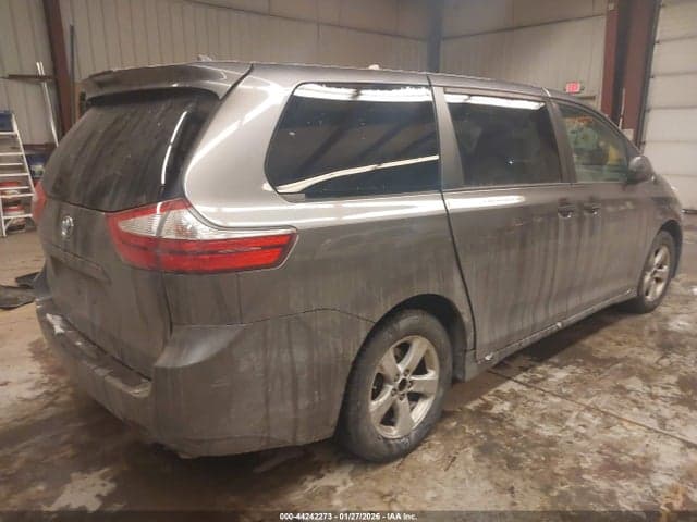 2019 TOYOTA SIENNA L 7 PASSENGER 4