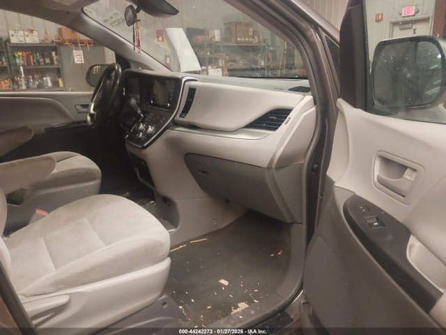 2019 TOYOTA SIENNA L 7 PASSENGER 5