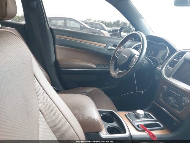 2020 CHRYSLER 300 5