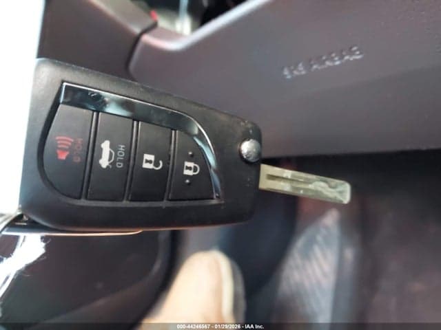 2024 TOYOTA COROLLA LE 11