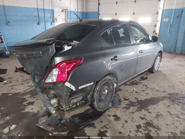 2019 NISSAN VERSA 1.6 S 4