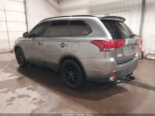 2018 MITSUBISHI OUTLANDER LE 3