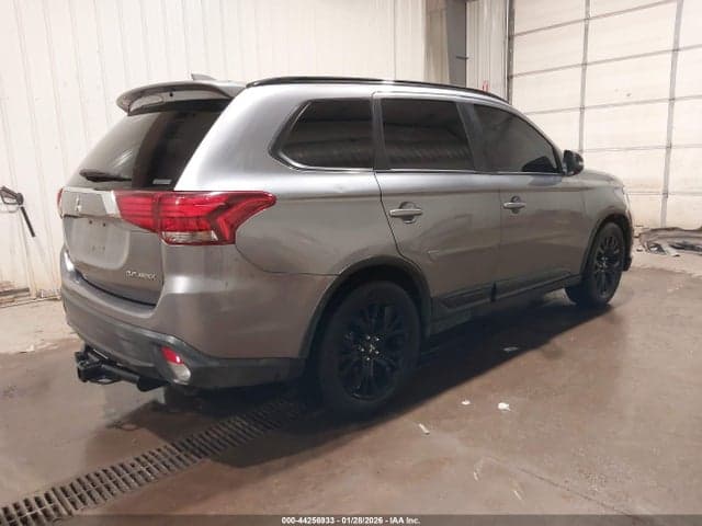 2018 MITSUBISHI OUTLANDER LE 4