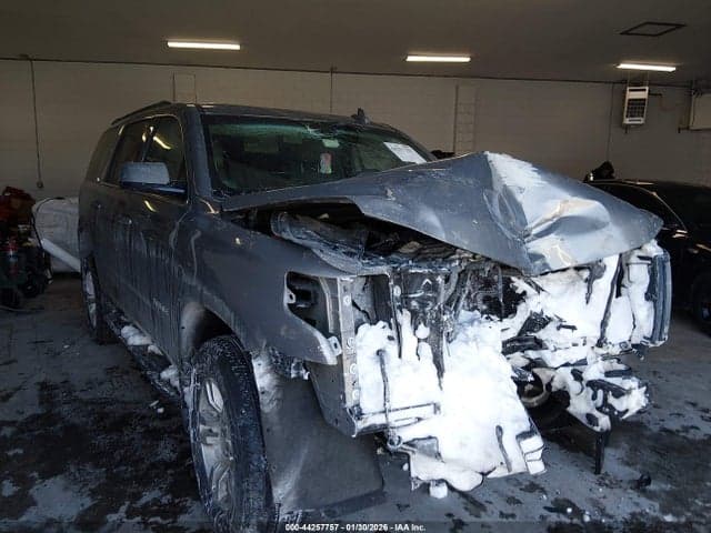 2019 CHEVROLET TAHOE LT 1