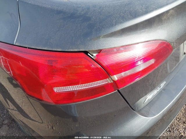 2016 FORD FOCUS SE 14