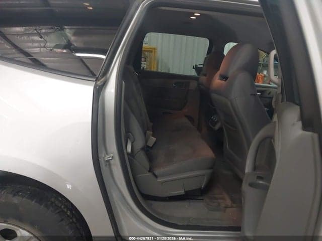 2017 CHEVROLET TRAVERSE LS 8