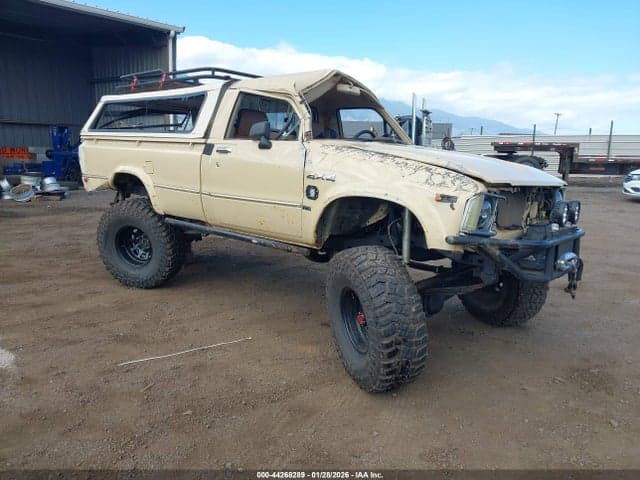 1981 TOYOTA PICKUP RN48