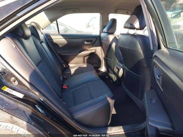 2017 TOYOTA CAMRY SE 8