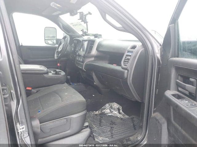 2022 RAM 3500 TRADESMAN 4X4 8' BOX 7