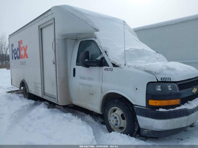 2018 CHEVROLET EXPRESS CUTAWAY WORK VAN - 1