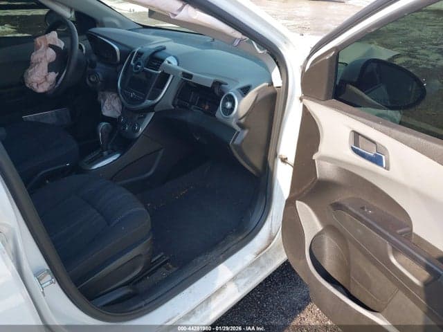 2018 CHEVROLET SONIC LT AUTO 5