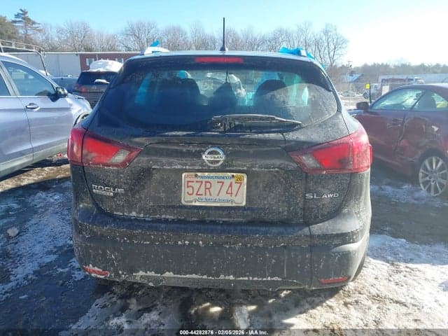 2018 NISSAN ROGUE SPORT SL 16