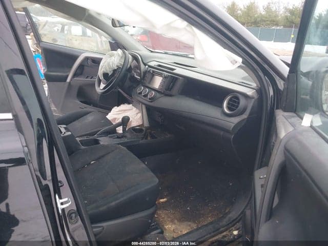 2017 TOYOTA RAV4 LE 5