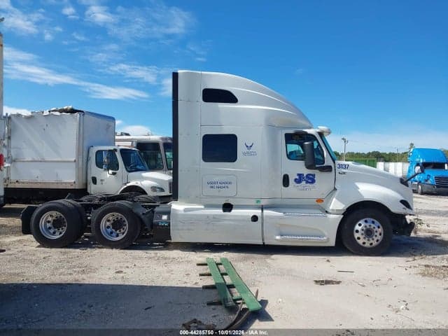 2019 INTERNATIONAL LT 15