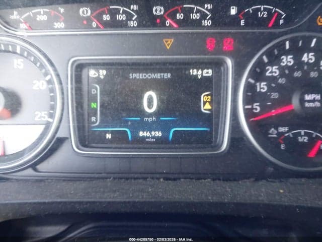 2019 INTERNATIONAL LT 5