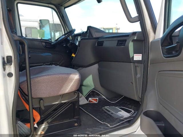 2019 INTERNATIONAL LT 6